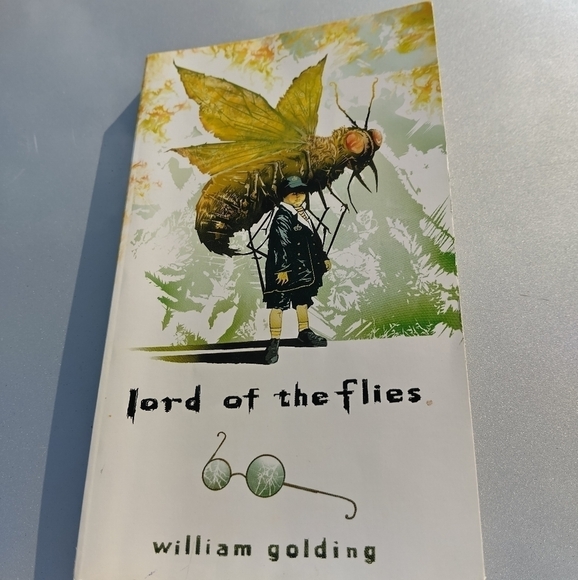 Lord of the Flies by William Golding Classics Literature - Picture 1 of 1